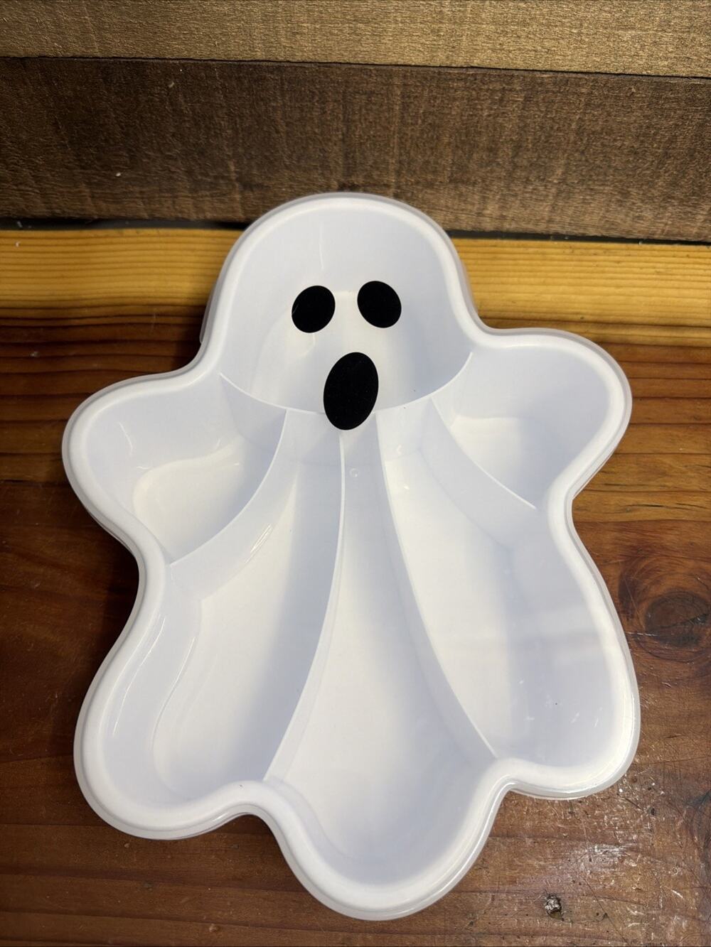 CWC Ghost Snackle Box with Lid and 6 Compartments for Snacks on Halloween